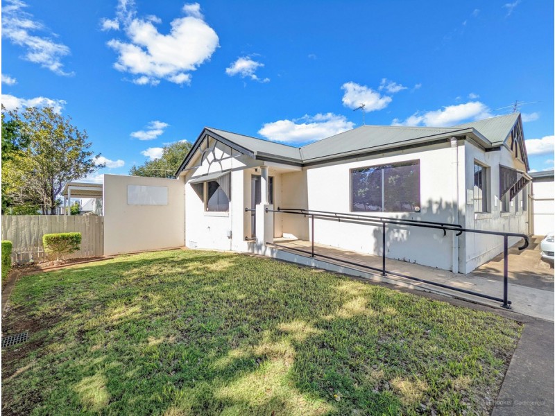 196 Hume Street, East Toowoomba QLD 4350