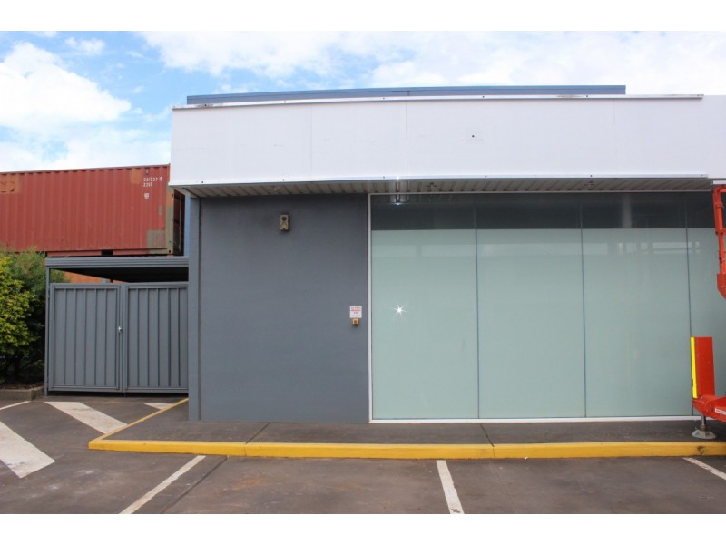 328 James Street, Harristown QLD 4350