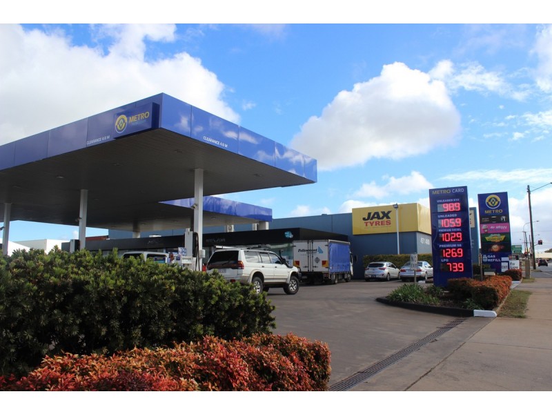328 James Street, Harristown QLD 4350