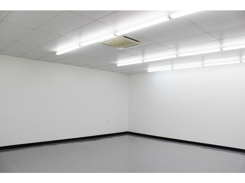328 James Street, Harristown QLD 4350