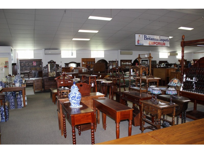 8506 Warrego Highway, Withcott QLD 4352