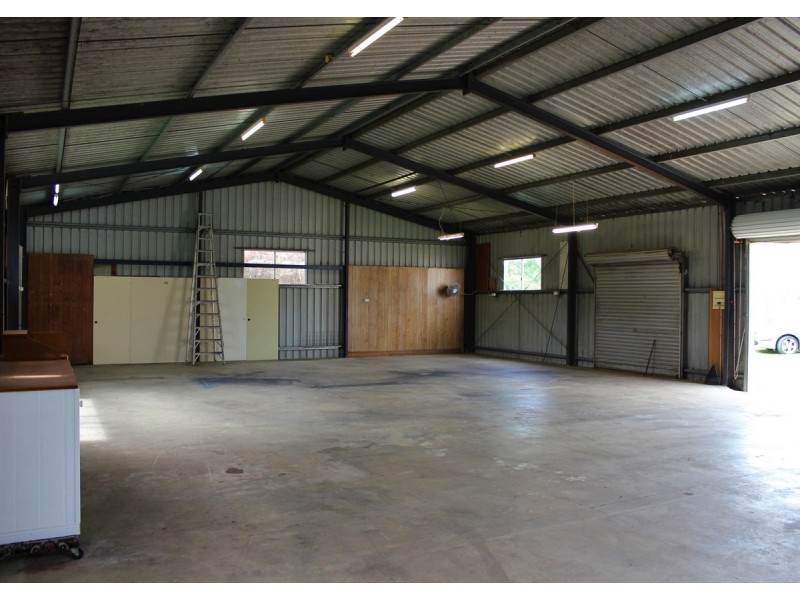 8506 Warrego Highway, Withcott QLD 4352