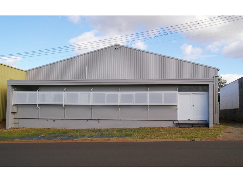 10 Makepeace Street, North Toowoomba QLD 4350