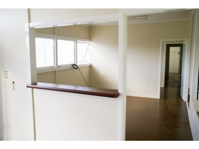 10 Makepeace Street, North Toowoomba QLD 4350