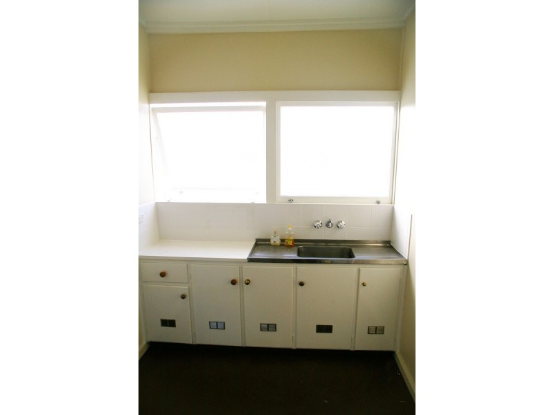 10 Makepeace Street, North Toowoomba QLD 4350