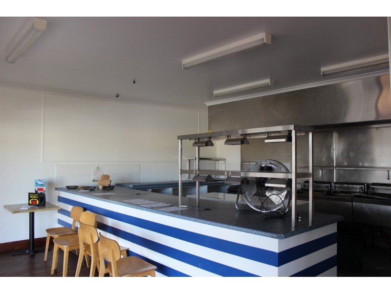 Shop 7/692 Ruthven Street, Toowoomba QLD 4350