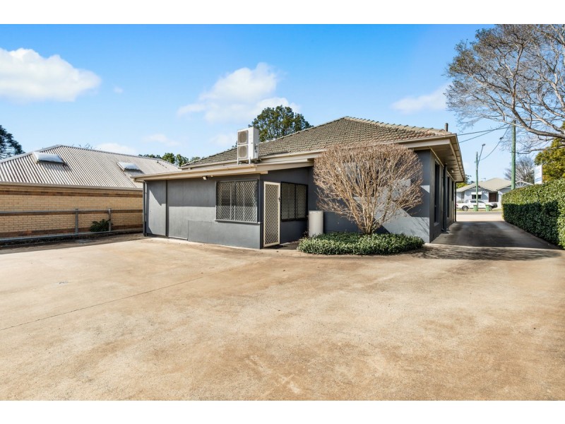 221A Hume Street, South Toowoomba QLD 4350