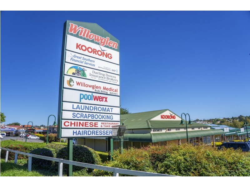 1 & 2/837 Ruthven Street, Kearneys Spring QLD 4350