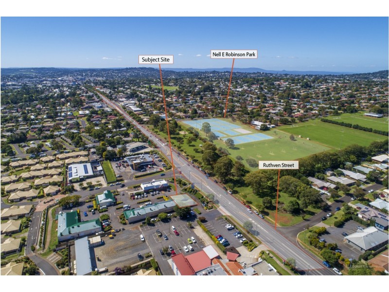1 & 2/837 Ruthven Street, Kearneys Spring QLD 4350