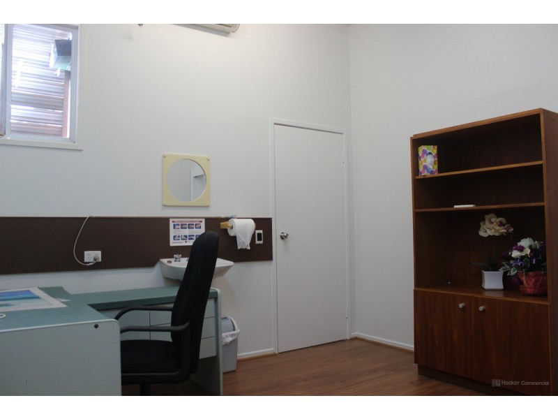 70-72 Margaret Street, East Toowoomba QLD 4350