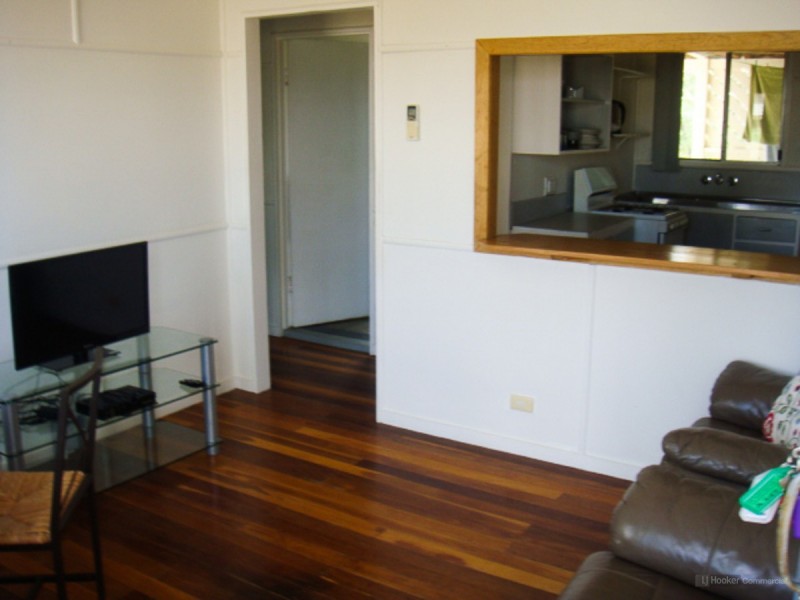 16 North Street, Taroom QLD 4420