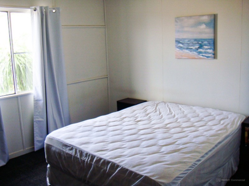 16 North Street, Taroom QLD 4420