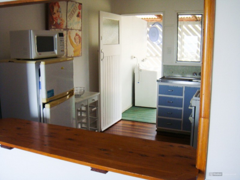 16 North Street, Taroom QLD 4420