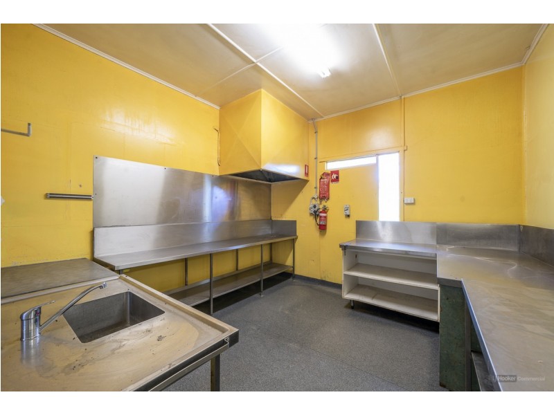 8591 Warrego Highway, Withcott QLD 4352