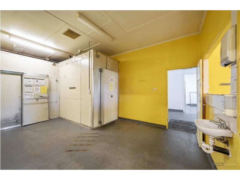 8591 Warrego Highway, Withcott QLD 4352