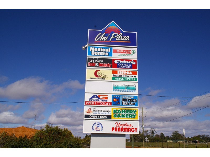 3a/462 West Street, Kearneys Spring QLD 4350