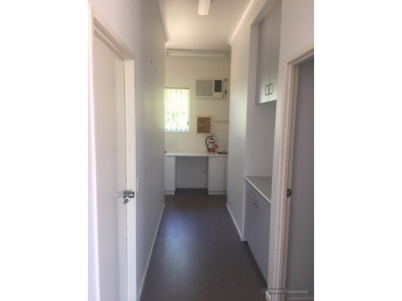 3a/462 West Street, Kearneys Spring QLD 4350