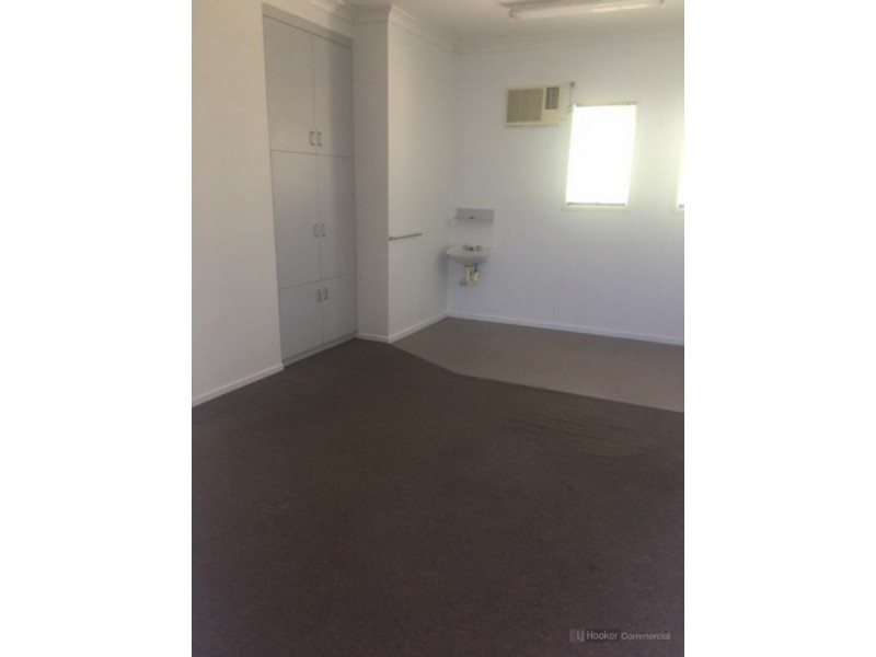 3a/462 West Street, Kearneys Spring QLD 4350