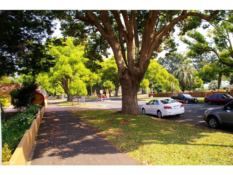 76 Margaret Street, East Toowoomba QLD 4350