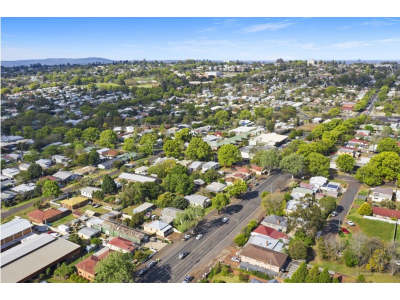 123 James Street, East Toowoomba QLD 4350