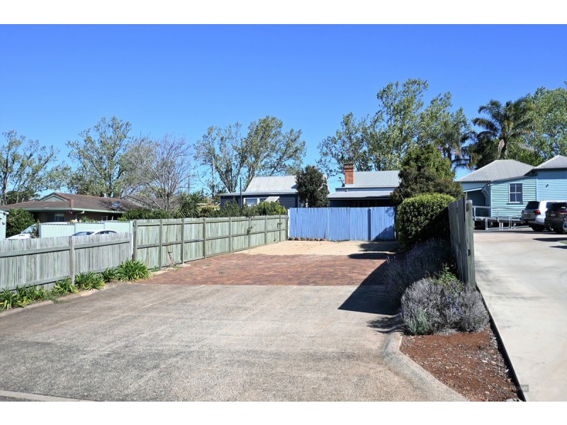 93 Herries Street, East Toowoomba QLD 4350