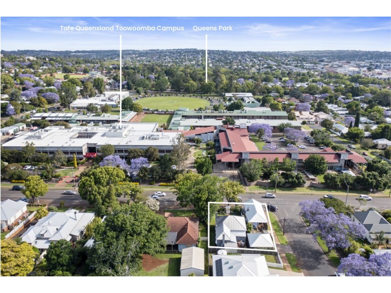 117 & 117A Bridge Street, Mount Lofty QLD 4350