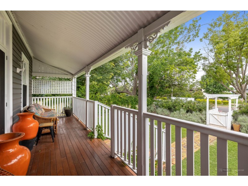 117 & 117A Bridge Street, Mount Lofty QLD 4350