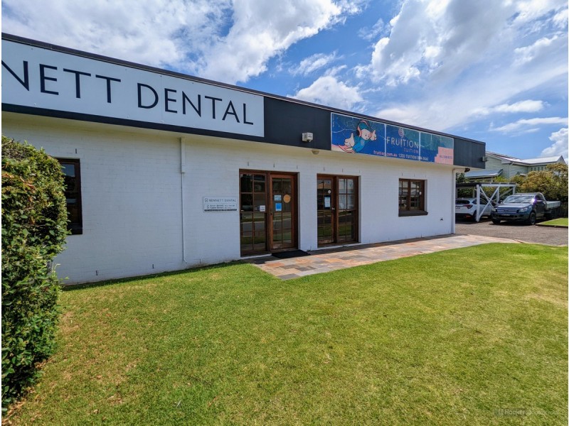 2/125 Anzac Avenue, Newtown QLD 4350