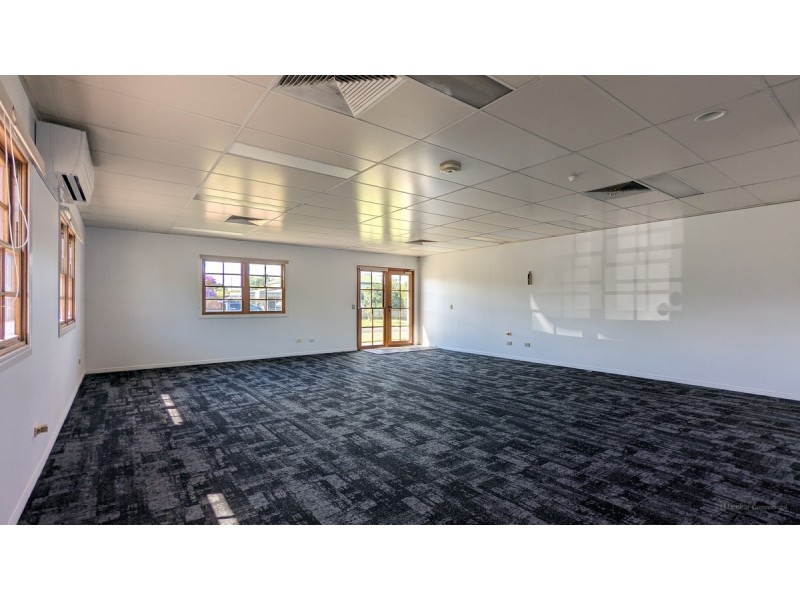 2/125 Anzac Avenue, Newtown QLD 4350