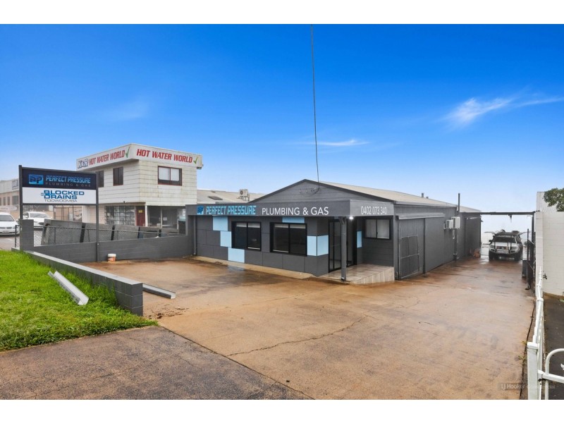 18 Stradbroke Street, Rockville QLD 4350