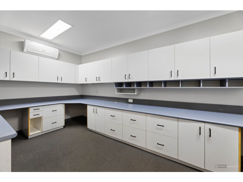 18 Stradbroke Street, Rockville QLD 4350