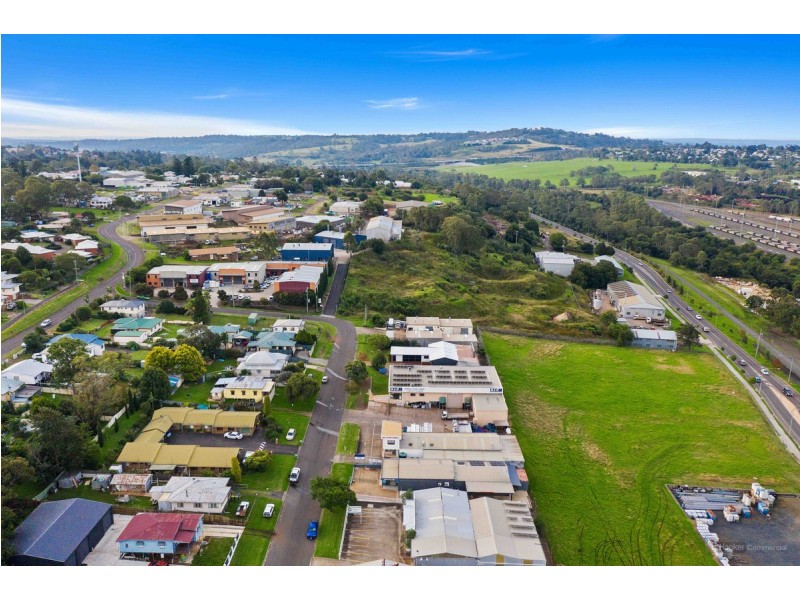 18 Stradbroke Street, Rockville QLD 4350