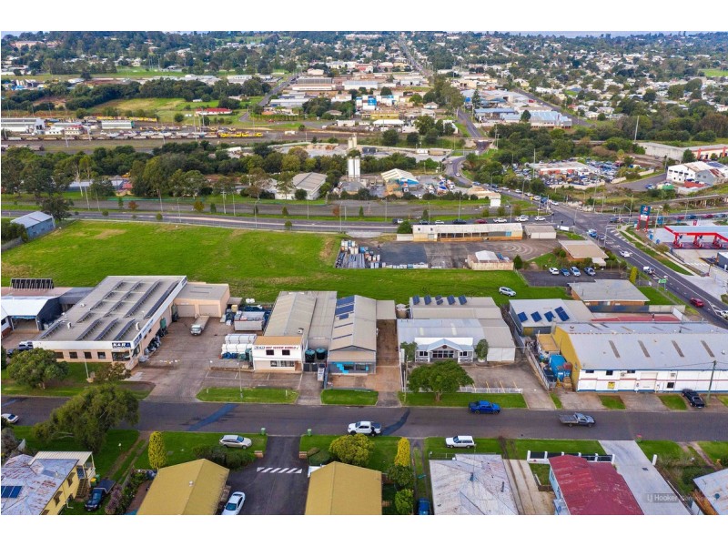 18 Stradbroke Street, Rockville QLD 4350