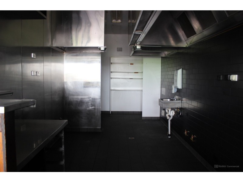 Shop 1/182 Hume Street, East Toowoomba QLD 4350