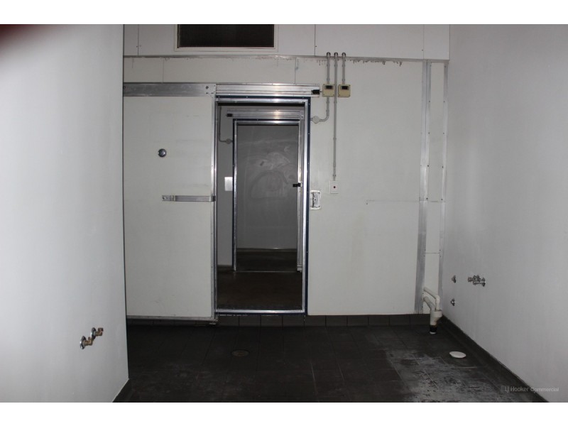 Shop 1/182 Hume Street, East Toowoomba QLD 4350