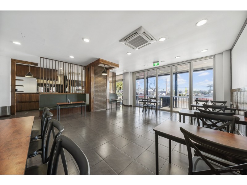 Shop 1/182 Hume Street, East Toowoomba QLD 4350