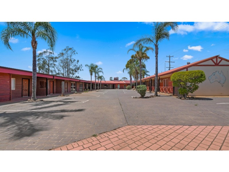 10804-1081 Warrego Highway, Charlton QLD 4350