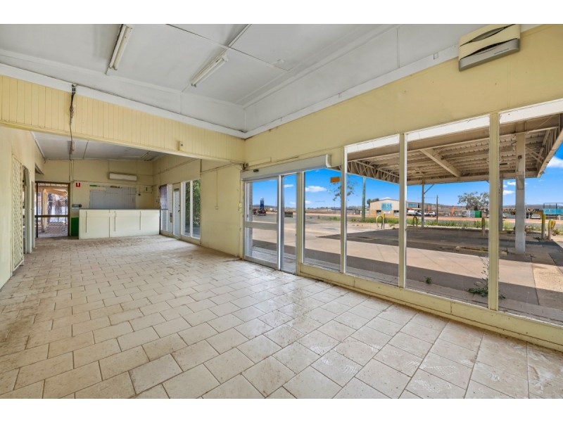 10804-1081 Warrego Highway, Charlton QLD 4350