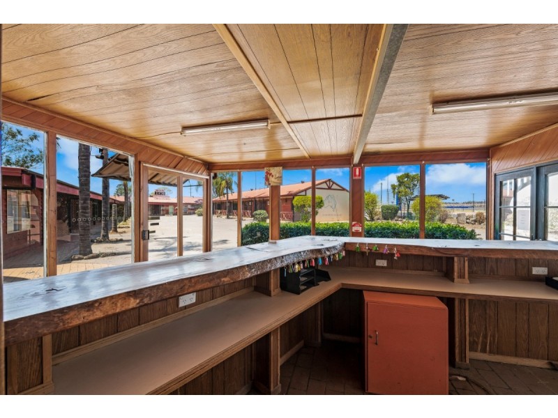 10804-1081 Warrego Highway, Charlton QLD 4350