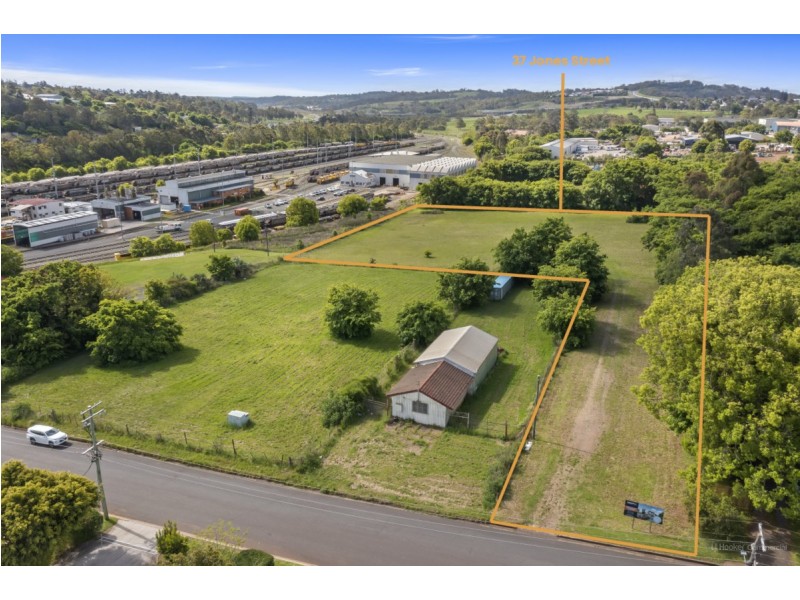 37 Jones Street, Harlaxton QLD 4350