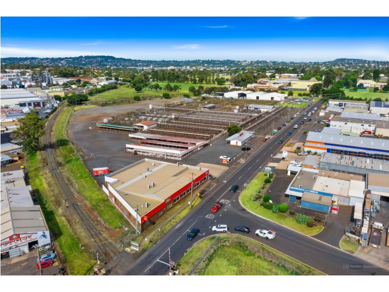 397-423 South Street, Harristown QLD 4350