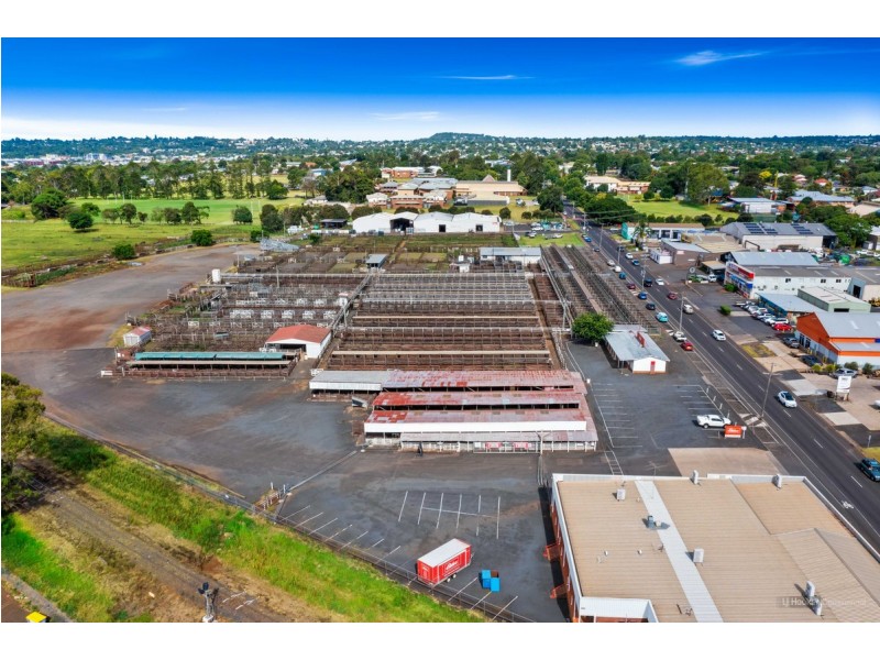 397-423 South Street, Harristown QLD 4350