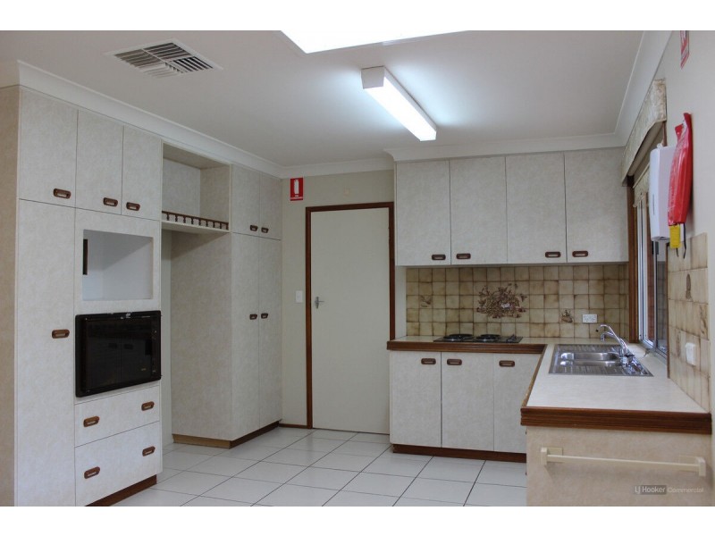 907 Ruthven Street, Kearneys Spring QLD 4350