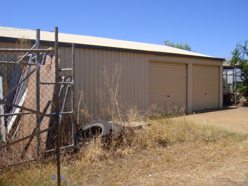 102-106 Raglan Street, Roma QLD 4455