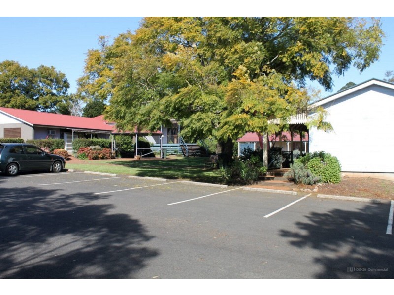 Shop 9 & 3/10476 New England Highway, Highfields QLD 4352