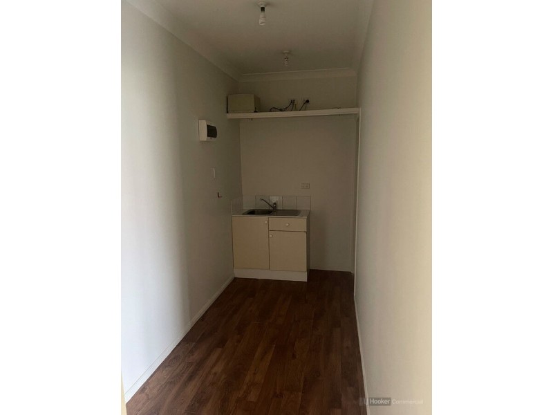 Shop 9 & 3/10476 New England Highway, Highfields QLD 4352