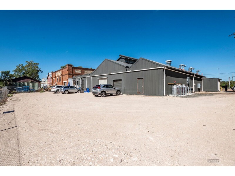 37 Warrego Highway, Chinchilla QLD 4413