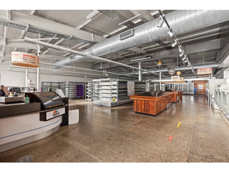 102-104 Hill Street, Newtown QLD 4350