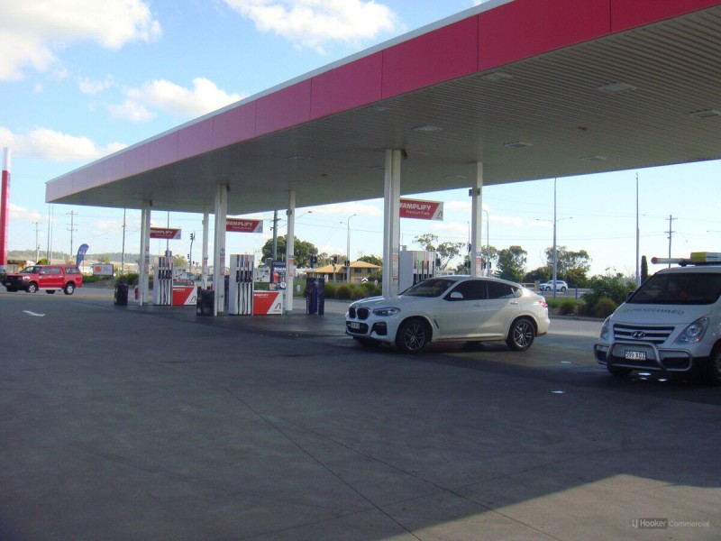 10810 Warrego Highway, Charlton QLD 4350