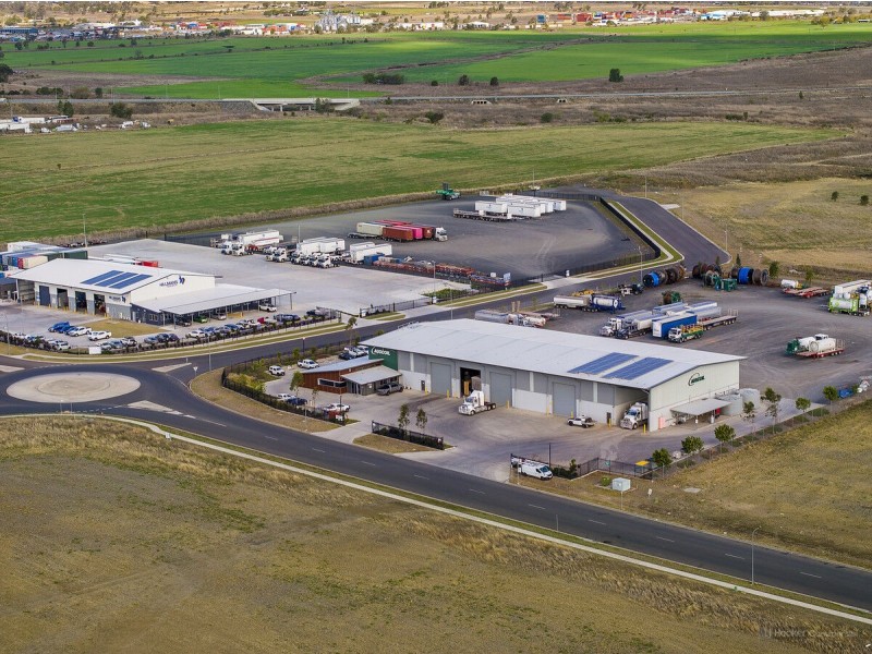 10797 Warrego Highway, Charlton QLD 4350